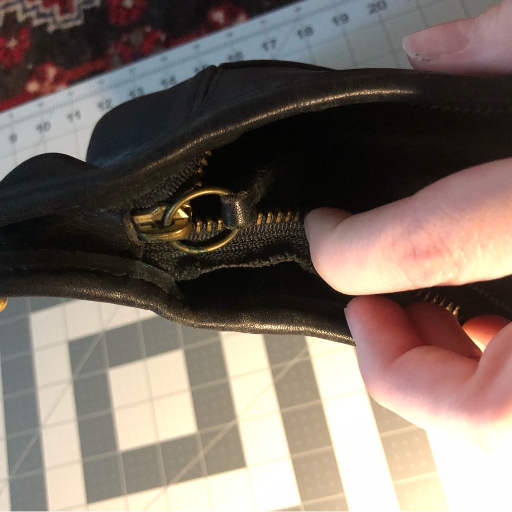 Vintage Coach Slim Duffle Sac- **Project Bag- Missing Strap** - Picture 6 of 7